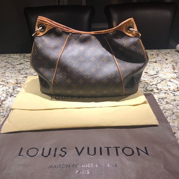 SOLD!!! Louis Vuitton Galliera Bag - Picture 2 of 7